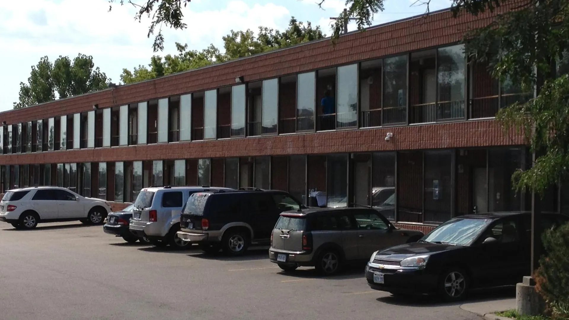 Mississauga Gate Inn Hotel